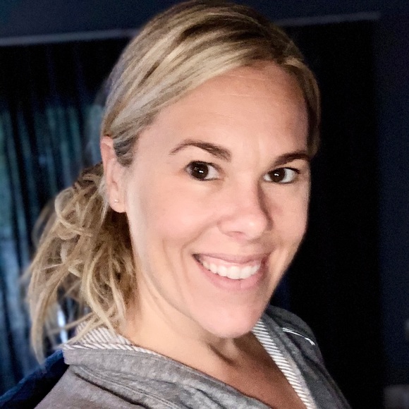 Meet Your Posher! - Picture 1 of 2